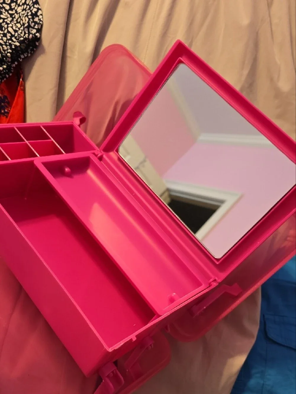 Caboodles Hot Pink Makeup Case with Iridescent Snap